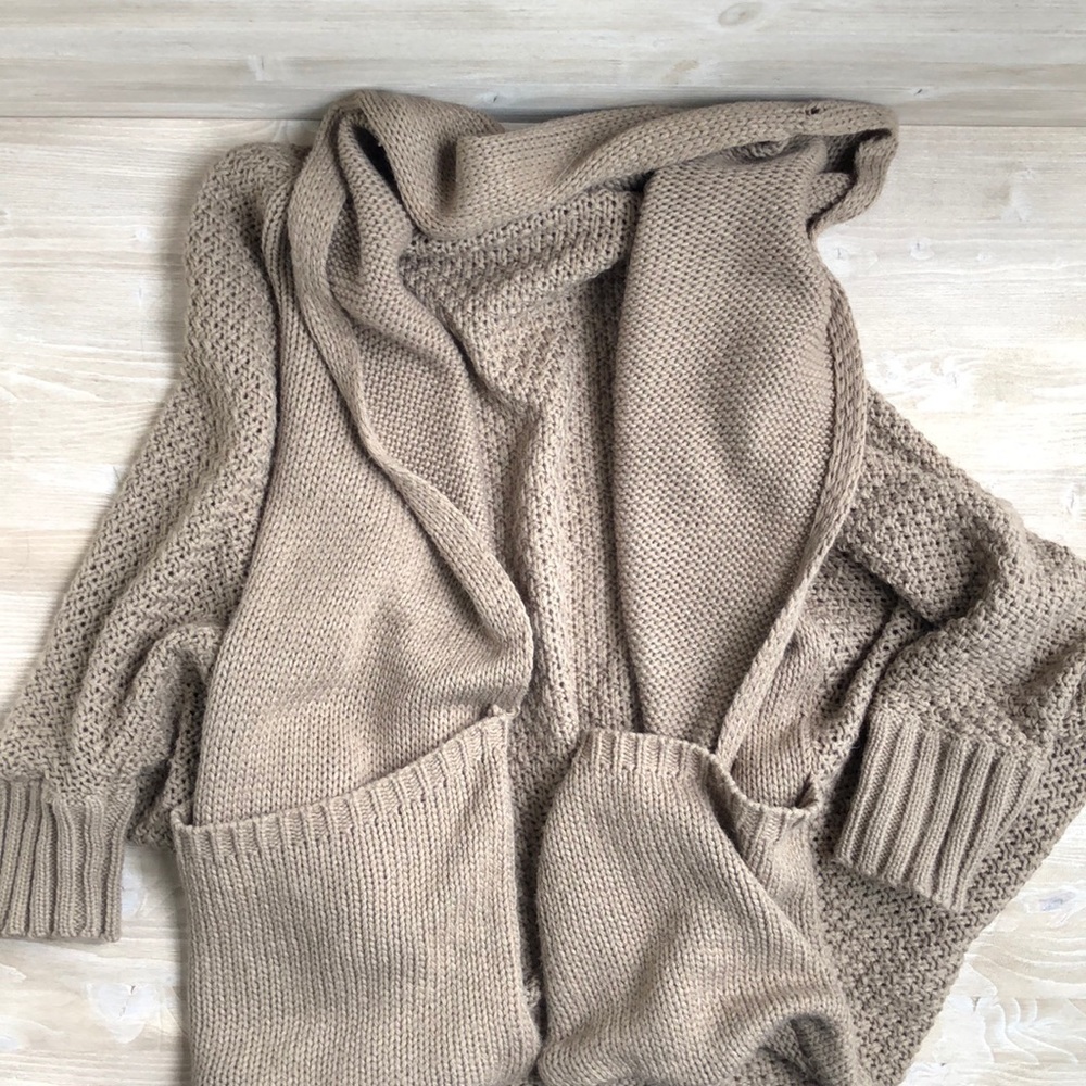 Tan cardigan with pockets